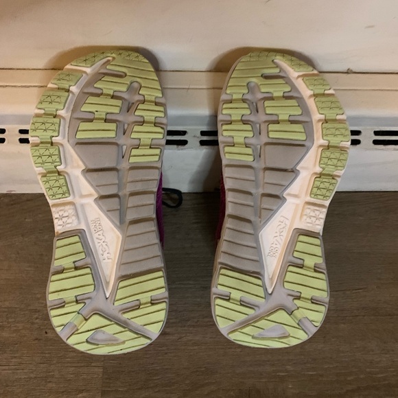 Women’s Size-6B/ Hoka One One- Gaviota 4/ Color-Fuchsia (Purple) - Picture 13 of 15